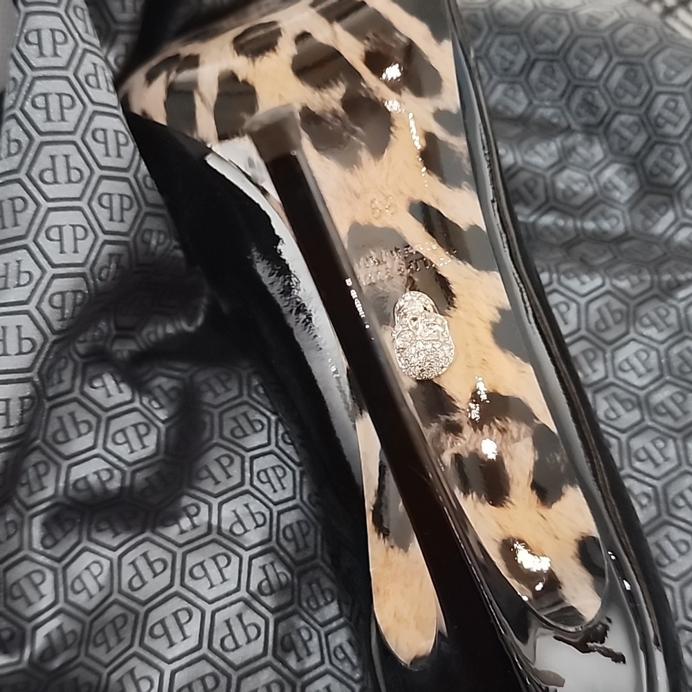 SHOES - Picture 7 of 10